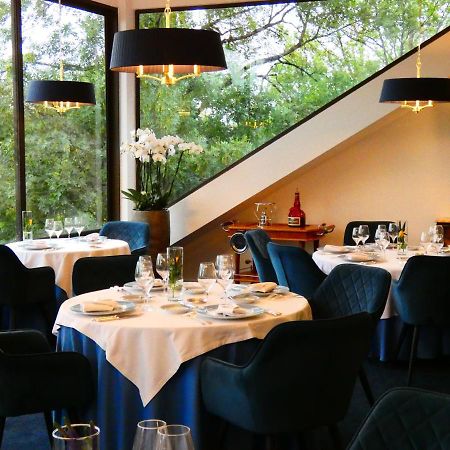 Hostellerie Restaurant Les Gorges De L'Aveyron Bruniquel Exteriér fotografie