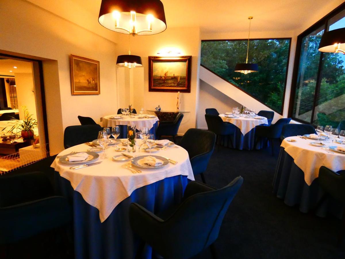 Hostellerie Restaurant Les Gorges De L'Aveyron Bruniquel Exteriér fotografie